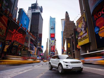 2011 Range Rover LRX 2 screenshot