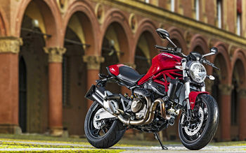 2015 Ducati Monster 821 screenshot