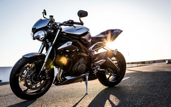 2017 Triumph Street Triple RS screenshot