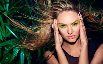 Candice Swanepoel 2014 screenshot