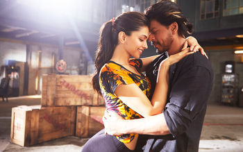 Deepika Shah Rukh in Happy New Year screenshot