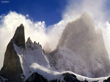 Fitzroy Peak Andes Mountains Argentina screenshot