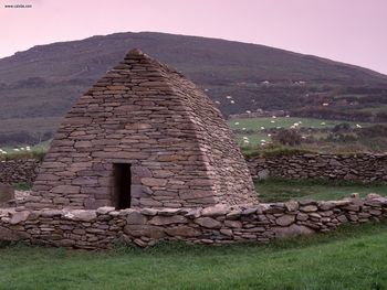 Gallarus Oratory Ireland screenshot