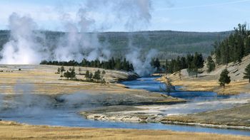 Geysers, Yellowstone National Park, Wyoming screenshot