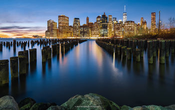 Manhattan Cityscape Reflections screenshot