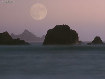 Moonset Rockaway Beach California screenshot