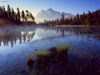 Picture Lake Mount Shuksan Washington screenshot