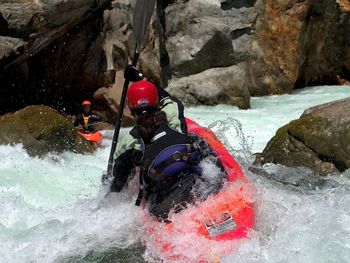 Running Bloomer Falls Salmon River California screenshot