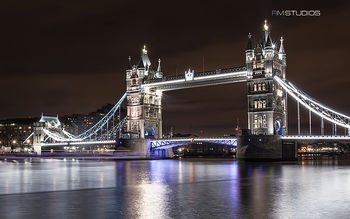 Tower Bridge at Night screenshot